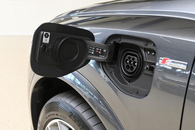 Audi Q3 45 TFSIe 245pk S edition | Keyless | Elek. klep | Side assist | 100% (Dealer) onderhouden label