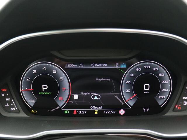 Audi Q3 Sportback 35 TFSI S Edition Competition 150PK S-Tronic S-Line, Pano-Schuifdak, Adaptieve Cruise Controle, Achteruitrijcamera, Keyless, Elektr. Achterklep, Stoelverwarming, Trekhaak, 19" LM Velgen