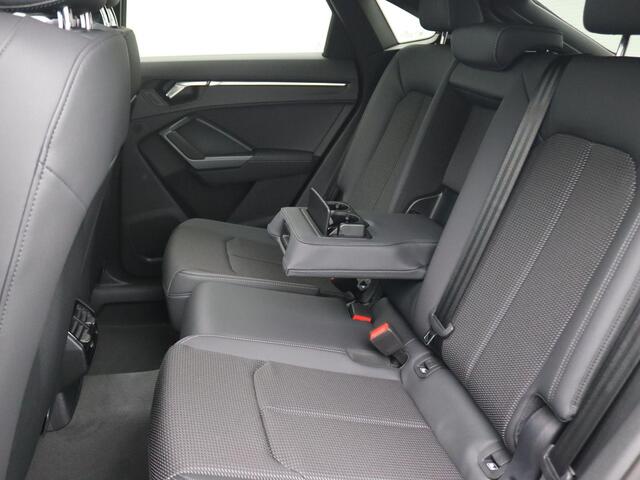 Audi Q3 Sportback 35 TFSI S Edition Competition 150PK DSG S-Line, Pano-Schuifdak, Adaptieve Cruise Controle, Achteruitrijcamera, Keyless, Elektr. Achterklep, Stoelverwarming, Trekhaak, 19" LM Velgen