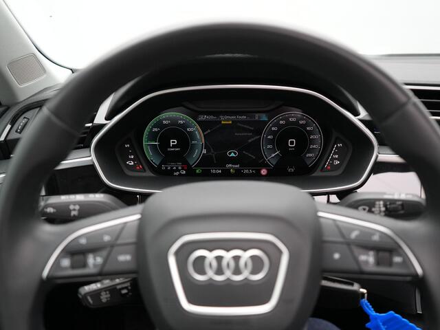 Audi Q3 Sportback 45 TFSI e S Line Plug In Hybrid 245pk PHEV | Trekhaak af Fabriek | Panodak | Adaptive Cruise | 20"L.M | Apple Carplay | Virtual | Sportstoelen Verwarmd | Camera | Navi |