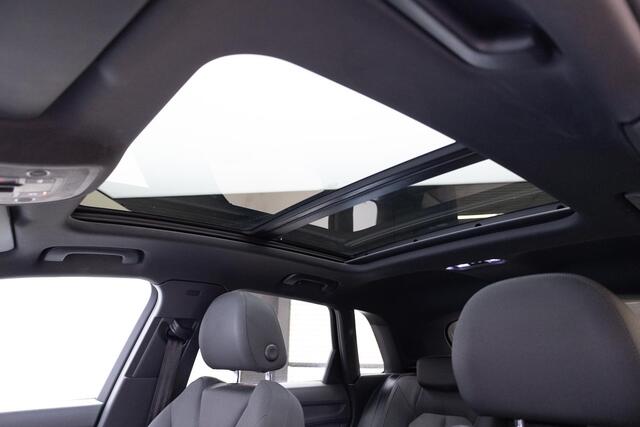Audi Q3 35 TFSI Pro Line S | Panoramadak | Trekhaak |