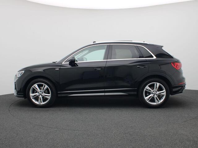 Audi Q3 35 TFSI S Line Pro Line 150PK S-Tronic Pano-Schuifdak, Side Assist, Cruise Controle, Stoelverwarming, Achteruitrijcamera, Matrix-LED Verlichting, Trekhaak, 19" LM Velgen