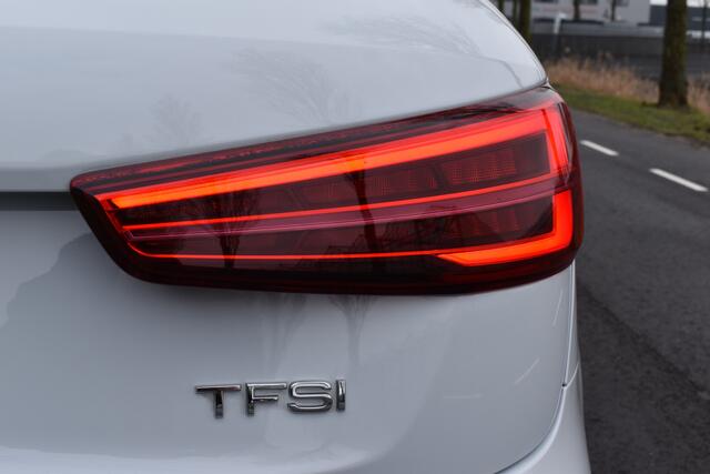 Audi Q3 1.4 TFSI CoD Sport Advance Sport Automaat elec-achterklep Stoelverwarming