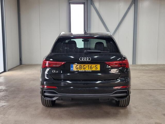 Audi Q3 35 TFSI 150pk S-Tronic S-Line Camera, Virtual cockpit, Leder/alcantara