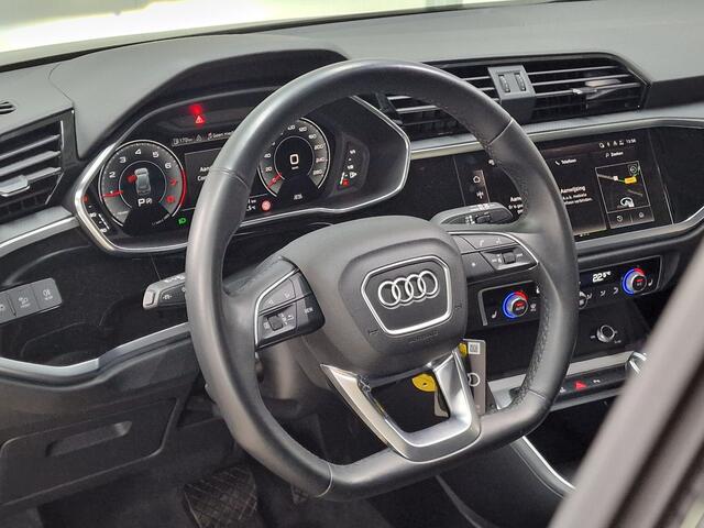 Audi Q3 35 TFSI 150pk S-Tronic S-Line Camera, Virtual cockpit, Leder/alcantara