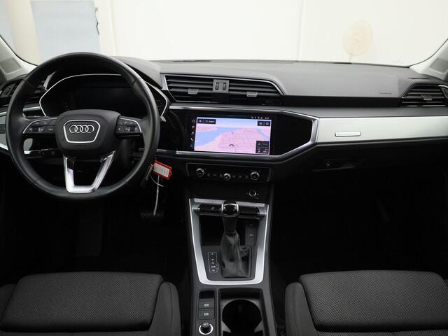 Audi Q3 40 TFSI 190pk S-tronic quattro Business Edition · Apple Car Play · Drive select ·Parkeersensoren · Navigatie ·