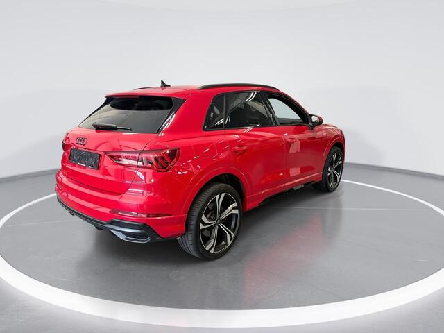 Audi Q3 45 Tfsie 245pk S-tronic S edition ·20'' Velgen · Navi · Cruise Control · Dodehoek Detectie · Cruise Control · Elek. Achterklep · Stoelverwarming · P-Sensoren ·