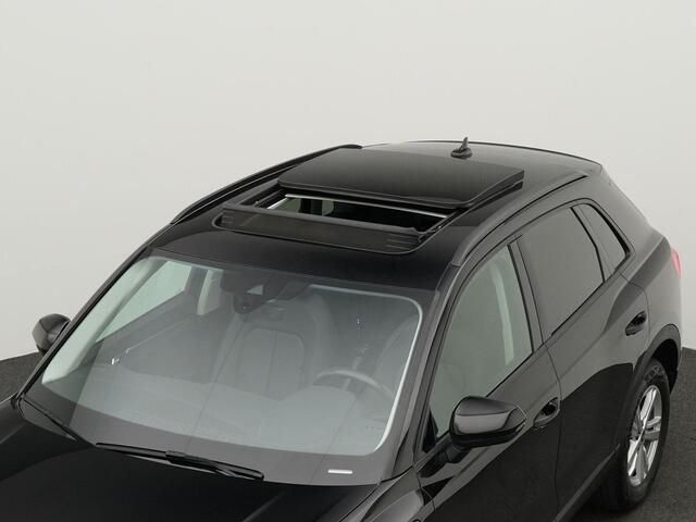 Audi Q3 45 TFSI e 245 pk S-tronic Advanced edition | Panoramadak | Trekhaak | Leder | Elektr. verstelbare stoel | Achteruitrijcamera