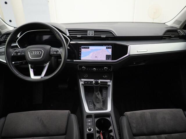 Audi Q3 Sportback 45 TFSIe 180kW/245PK · Navigatie · 20'' Velgen · Apple Car Play · Elektrische stoelen · Stoelverwarming · Leder/Alcantara · Stoelverwarming