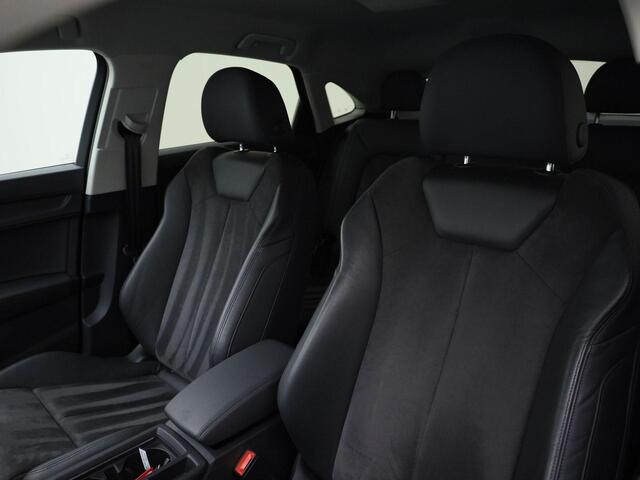 Audi Q3 Sportback 45 TFSIe 180kW/245PK · Navigatie · 20'' Velgen · Apple Car Play · Elektrische stoelen · Stoelverwarming · Leder/Alcantara · Stoelverwarming