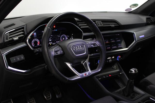 Audi Q3 35 TFSI S edition | CARPLAY | WEGKL-TRHAAK | LED | CLIMA | CRUISE | STOEL-VERW | NAVI | D-GLAS |