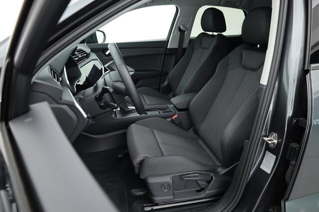 Audi Q3 Sportback 45 TFSI e S-Line | Navi | Adapt. Cruise | Elek. Trekhaak | Keyless | Apple CarPlay | Dodehoek