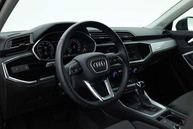Audi Q3 Sportback 45 TFSI e S-Line | Navi | Adapt. Cruise | Elek. Trekhaak | Keyless | Apple CarPlay | Dodehoek