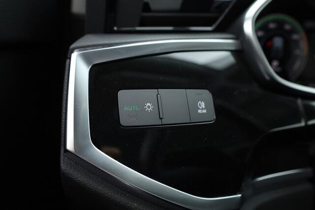 Audi Q3 Sportback 45 TFSI e S-Line | Navi | Adapt. Cruise | Elek. Trekhaak | Keyless | Apple CarPlay | Dodehoek
