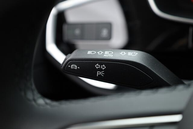 Audi Q3 Sportback 45 TFSI e S-Line | Navi | Adapt. Cruise | Elek. Trekhaak | Keyless | Apple CarPlay | Dodehoek