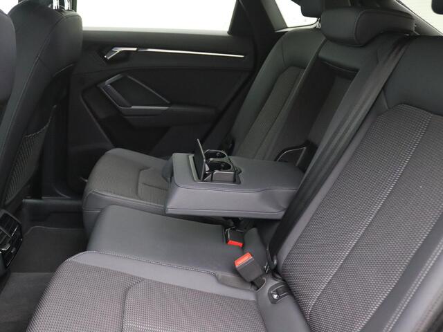 Audi Q3 Sportback 45 TFSI e S Edition 245PK S-Tronic Adaptieve Cruise Control, Keyless, Achteruitrijcamera, Elektr. Achterklep, Stoelverwarming, Full LED, Navi, Trekhaak, 19" LM Velgen