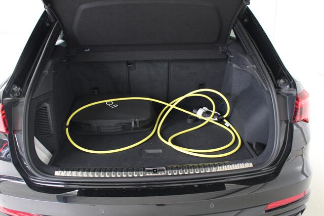 Audi Q3 45 TFSI e (Hybrid) 245pk S Line S-tronic| Navigatie | LM.'20 | Elec.a.Klep | Drive select