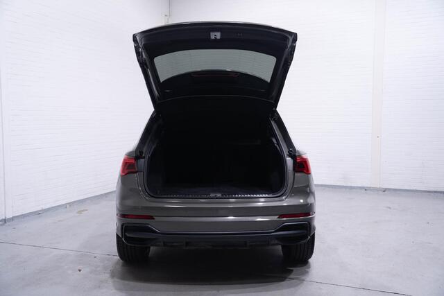 Audi Q3 40 TFSI quattro S Line Pro Line S digicockpit cruise-controle apple-carplay 20"LMV electrische achterklep DAB PDC v+a LED Verlichting stoelverw.