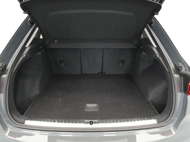 Audi Q3 35 TFSI 150 pk S-Tronic Advanced edition Navigatie, Sportstoelen,
