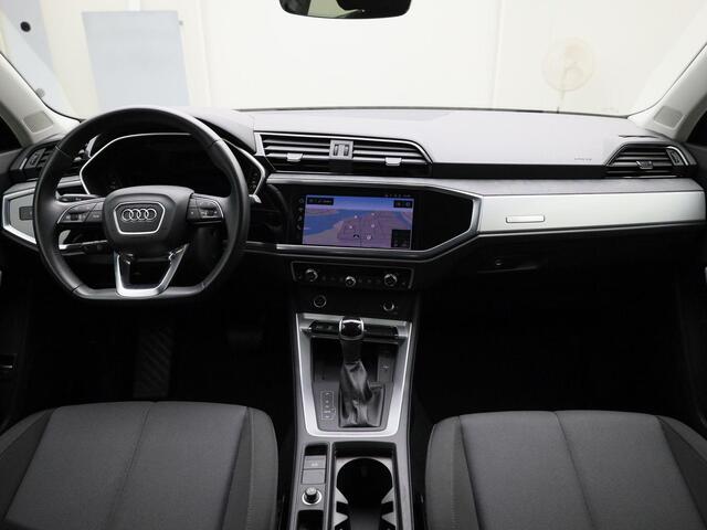 Audi Q3 45 Tfsie 245pk S-tronic Edition · Panoramadak · Navigatie · Camera · P-Sensoren · Elek. Achterklep · Stoelverwarming · 19'' Inch ·