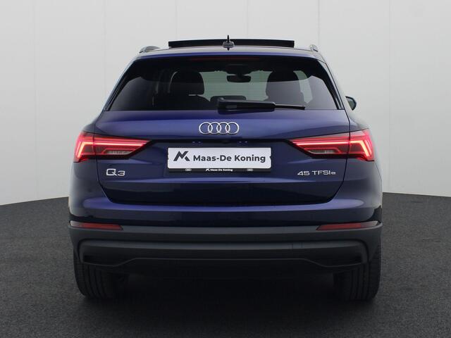 Audi Q3 45 Tfsie 245pk S-tronic Edition · Panoramadak · Navigatie · Camera · P-Sensoren · Elek. Achterklep · Stoelverwarming · 19'' Inch ·