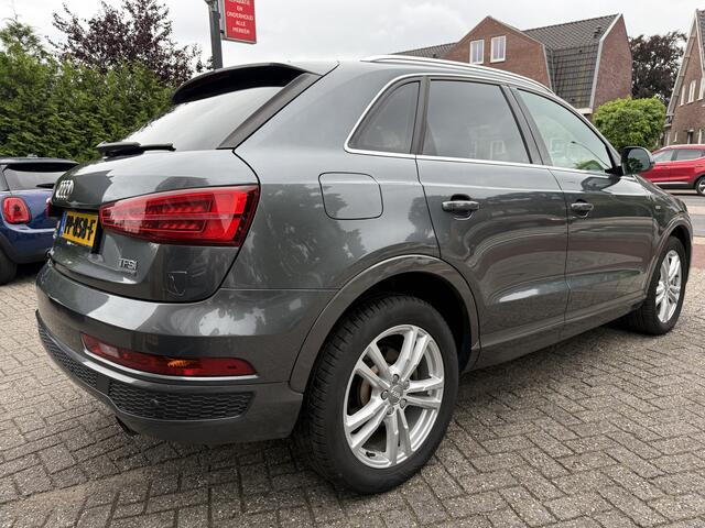 Audi Q3 2.0 TFSi 220pk Quattro S Line, Pano | Camera | NL auto