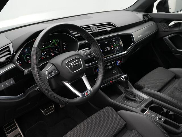 Audi Q3 45 TFSI e 245 pk S-tronic S edition | Trekhaak | Achteruitrijcamera | Standkachel | Cruise Control | 19 inch