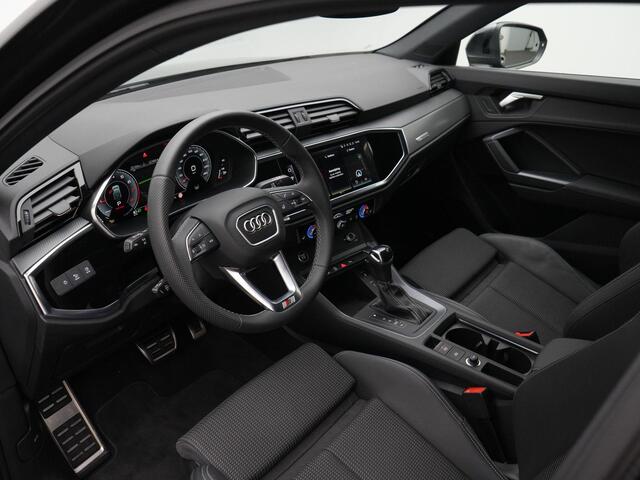 Audi Q3 35 TFSI 150 pk S-tronic S Edition | S-Line | Panoramadak | Trekhaak | Demperregeling | Matrix LED | Elektr. verstelbare stoel | Stoelverwarming