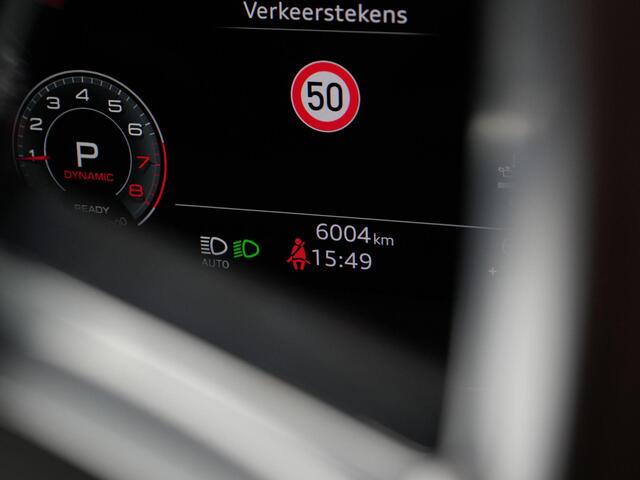 Audi Q3 35 TFSI 150 pk S-tronic S Edition | S-Line | Panoramadak | Trekhaak | Demperregeling | Matrix LED | Elektr. verstelbare stoel | Stoelverwarming