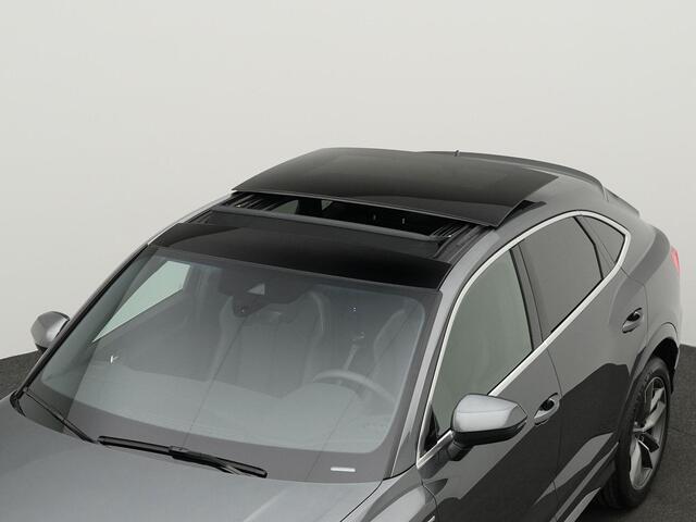 Audi Q3 35 TFSI 150 pk S-tronic S Edition | S-Line | Panoramadak | Trekhaak | Demperregeling | Matrix LED | Elektr. verstelbare stoel | Stoelverwarming
