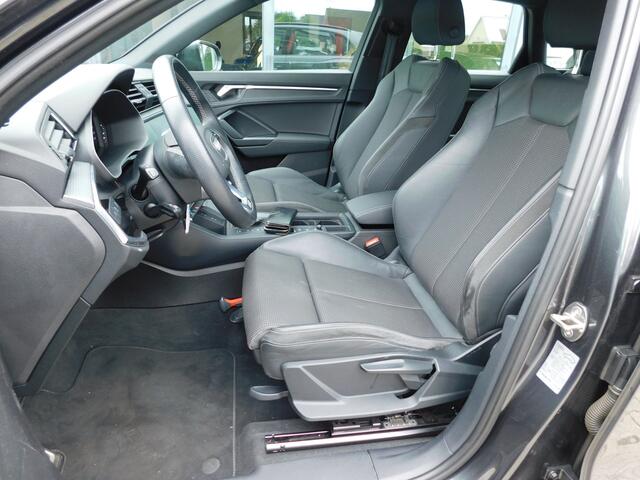 Audi Q3 35 TFSI 2X S edition, Carplay, Pdc