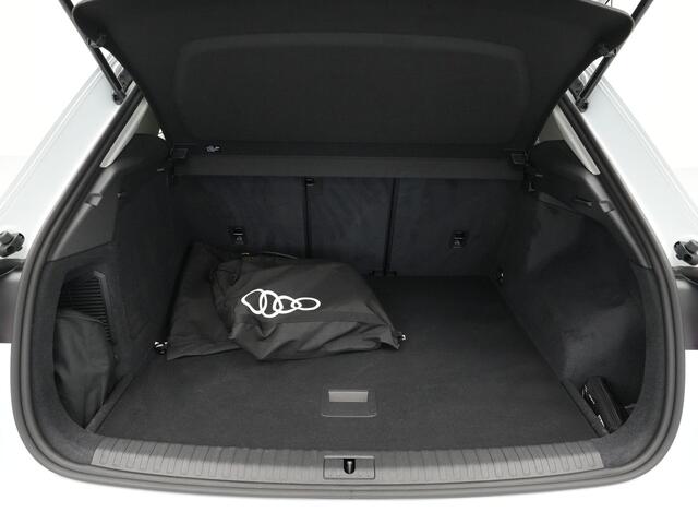 Audi Q3 45 TFSI e 245pk S-Tronic edition Navi Camera Stoelverwarming Carplay Side Assist