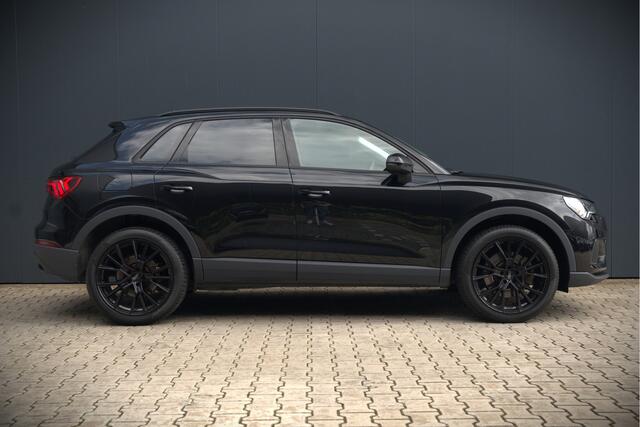Audi Q3 45 TFSI e Advanced edition | Navigatie | Keyless | Stoelverwarming | Camera | Parkeersensoren | Black Edition | Adaptive Cruise Control | DAB | Navigatie | Automaat | Digital Dash | LED | Elektrische Achterklep | Dodeh
