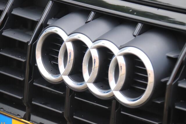 Audi Q3 35 TFSI S edition, S Line, Matrix, Carplay