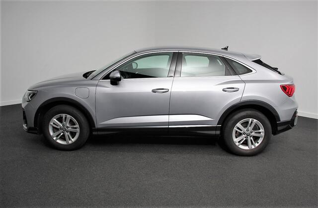 Audi Q3 Sportback 45 TFSI Attitude Plus PHEV 245 PK Climatronic Adaptive Cruise control PDC V + A Navigatie Elektrische Kofferbak LMV Velgen