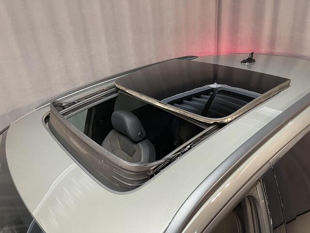 Audi Q3 45 TFSI e S edition 20"/Panoramadak/Dodehoek/Stoelverwarming/PDC v+a/MATRIX LED/Virtual cockpit/Navigatie/Apple Carplay & Android Auto