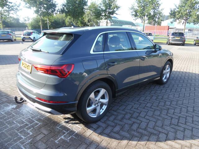 Audi Q3 35 TFSI Pro Line business