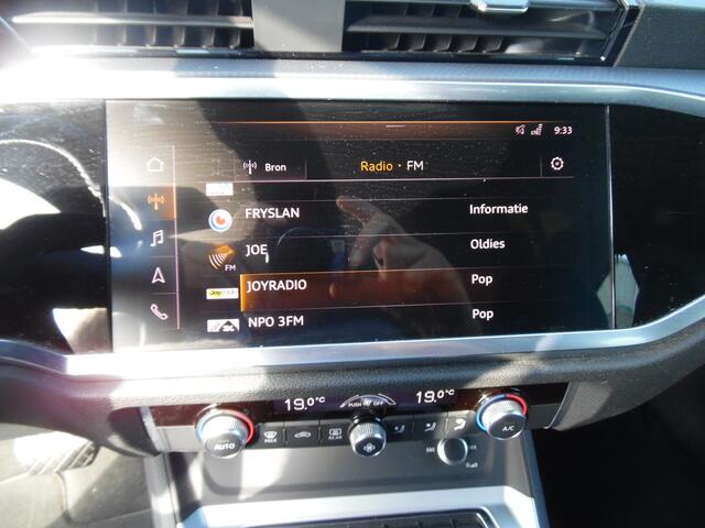 Audi Q3 35 TFSI Pro Line business