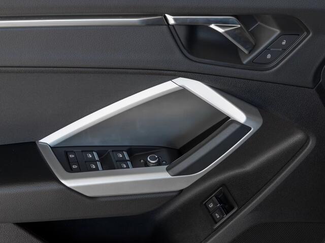 Audi Q3 Sportback 45 TFSI e S Line Black Pack ACC LED Navi Camera Sportstoelen Stoelverwarming 19 Inch