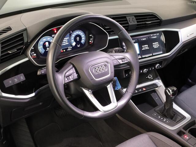 Audi Q3 45 TFSI e edition 245 pk S-tronic | Navigatie via App | Parkeersensoren achter | Adaptieve cruise control | LED koplampen | Stoelverwarming |