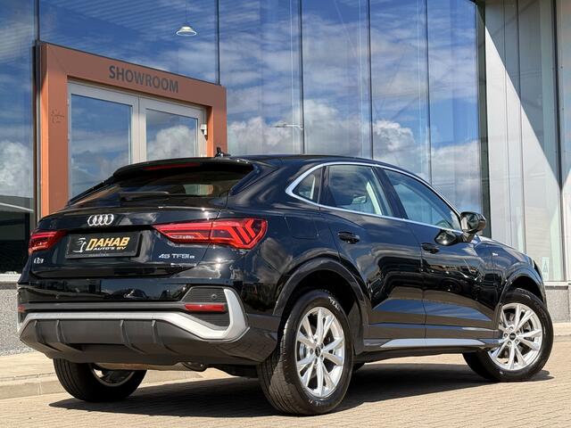 Audi Q3 Sportback 45 TFSI E S-Line | PHEV | Matrix | Stoelverwarming | Digital Dash | Parkeersensoren |