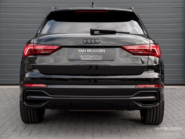 Audi Q3 45 TFSI E S-Line Pano Trekhaak ACC Camera BTW Keyless