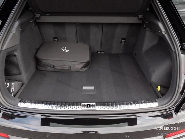 Audi Q3 45 TFSI E S-Line Pano Trekhaak ACC Camera BTW Keyless
