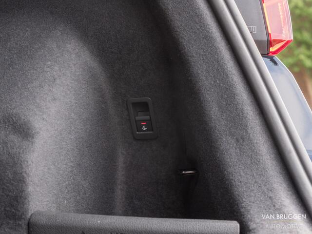 Audi Q3 45 TFSI E S-Line Pano Trekhaak ACC Camera BTW Keyless