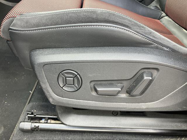 Audi Q3 Sportback 45 TFSI e S Edition · Camera · Apple/Android Car Play · Dodehoeksensor · Elektrische best. stoel · Keyless · Stoelverwarming · Garantie t/m 28-04-2026 of 100.000km