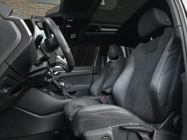 Audi Q3 Sportback 45 TFSI e S line | Pano | All Black | 20" | Keyless | Sfeerv. | Side |