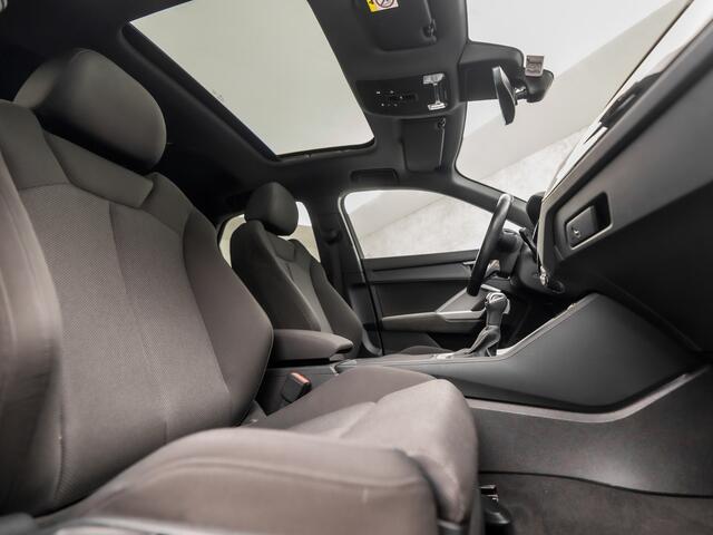 Audi Q3 Sportback 45 TFSI e S-Line Sport 245Pk Automaat (SCHUIFDAK, APPLE CARPLAY, BANG&OLUFSEN, 360 CAMERA, ZWART HEMEL, ADAPTIVE CRUISE, STOELVERWARMING, KEYLESS, ELEK ACHTERKLEP, NIEUWSTAAT)