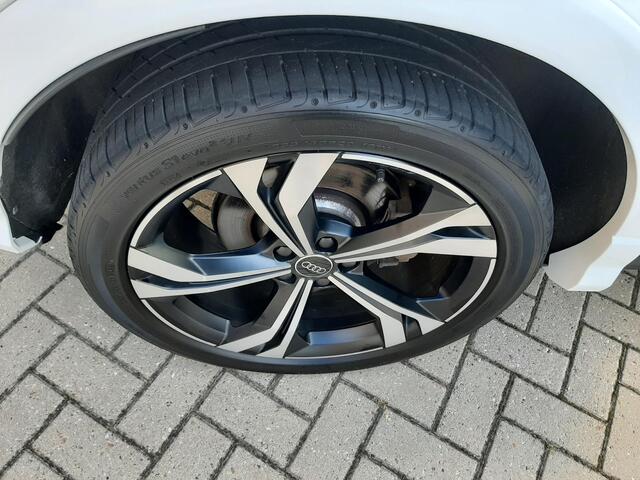 Audi Q3 45 TFSI e S edition 2X sLINE