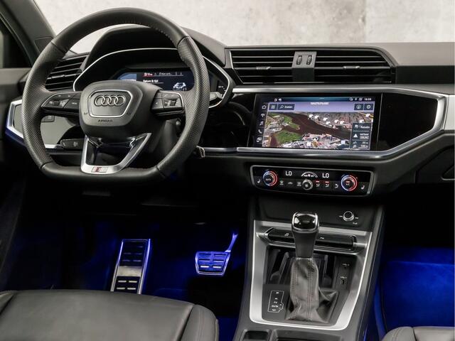 Audi Q3 35 TFSI S Line Sport 150Pk Automaat (2X S-LINE, PANORAMADAK, BLACK EDITION, APPLE CARPLAY, LEDER, ELEK SPORTSTOELEN, GETINT GLAS, STOELVERWARMING, SFEERVERLICHTING, TREKHAAK, NIEUWSTAAT)