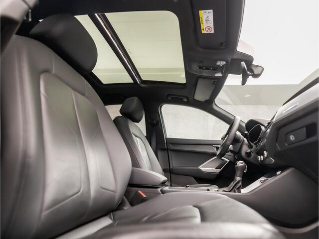 Audi Q3 35 TFSI S Line Sport 150Pk Automaat (2X S-LINE, PANORAMADAK, BLACK EDITION, APPLE CARPLAY, LEDER, ELEK SPORTSTOELEN, GETINT GLAS, STOELVERWARMING, SFEERVERLICHTING, TREKHAAK, NIEUWSTAAT)